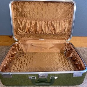 Green Vintage Canvas Suitcase
